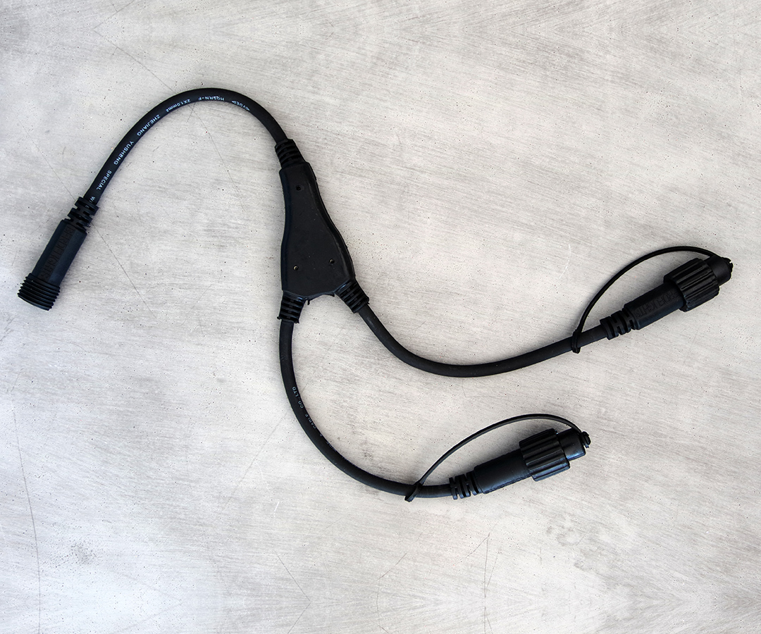 LED Y-connector, 40cm 3 portar gummiklyvkabel för fairy lights, IP44, för inomhus